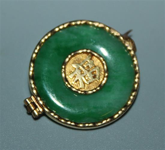 Chinese gold and jadeite disc brooch